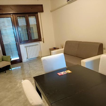 Modular King Suite - Intera Suite Vicino Aeroporto E Fiera Di Roma 피우미치노 외부 사진