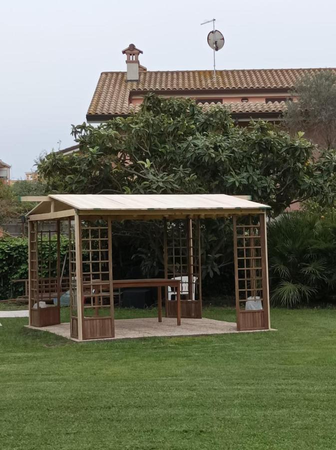 Modular King Suite - Intera Suite Vicino Aeroporto E Fiera Di Roma 피우미치노 외부 사진