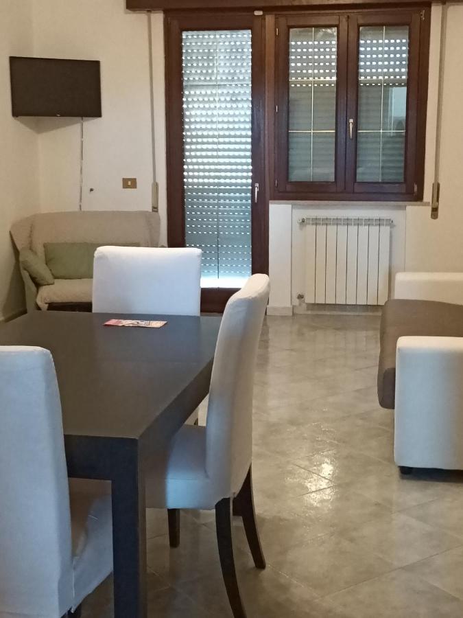 Modular King Suite - Intera Suite Vicino Aeroporto E Fiera Di Roma 피우미치노 외부 사진
