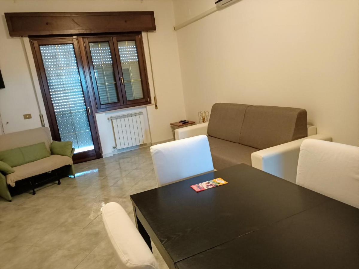 Modular King Suite - Intera Suite Vicino Aeroporto E Fiera Di Roma 피우미치노 외부 사진